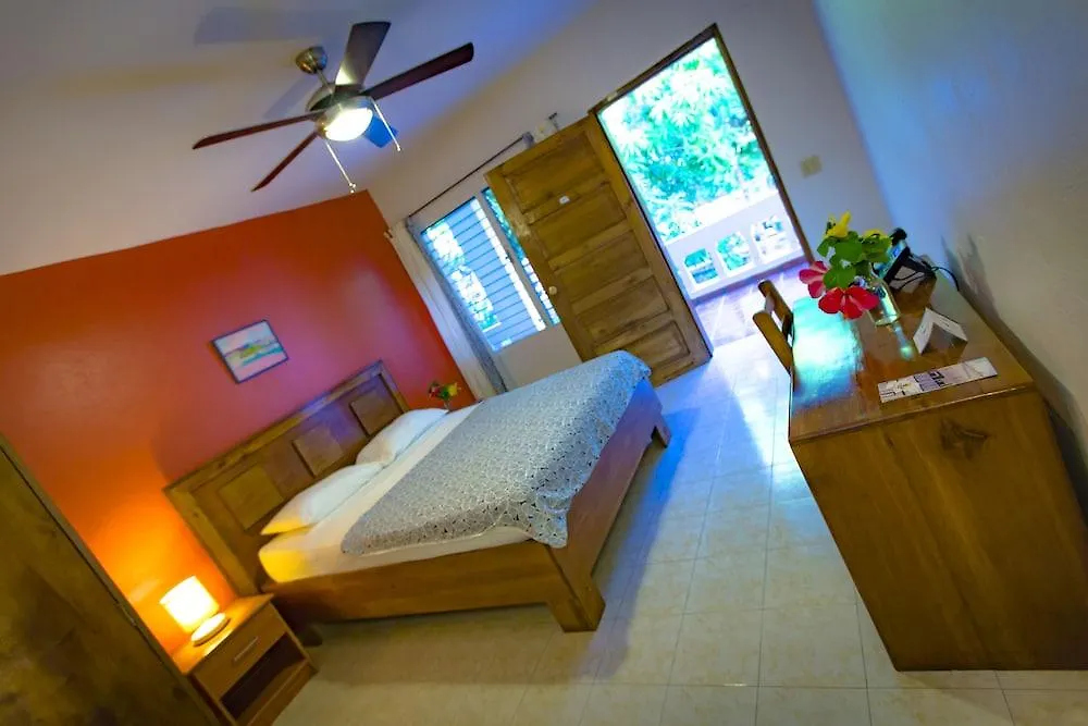 Hotel Restaurant Cyvadier Plage Jacmel