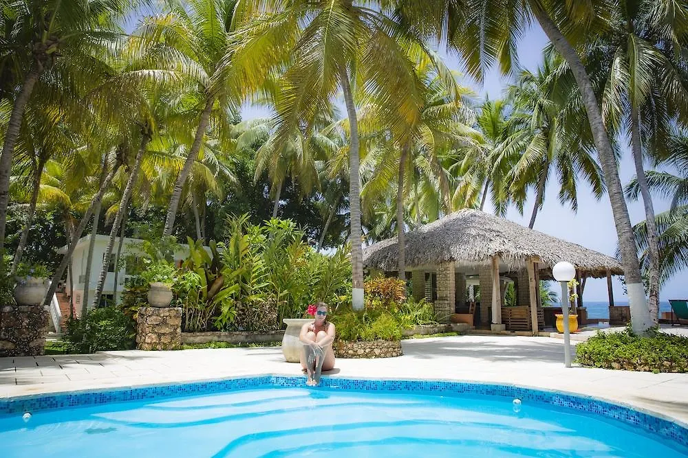 Hotel Restaurant Cyvadier Plage Jacmel 3*,